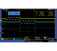 Aktivní režim přenosu. S kompletní obnovou dat - přenos se zpožděním délky jednoho byte (žlutá - příchozí data, modrá - odchozí data). (3)